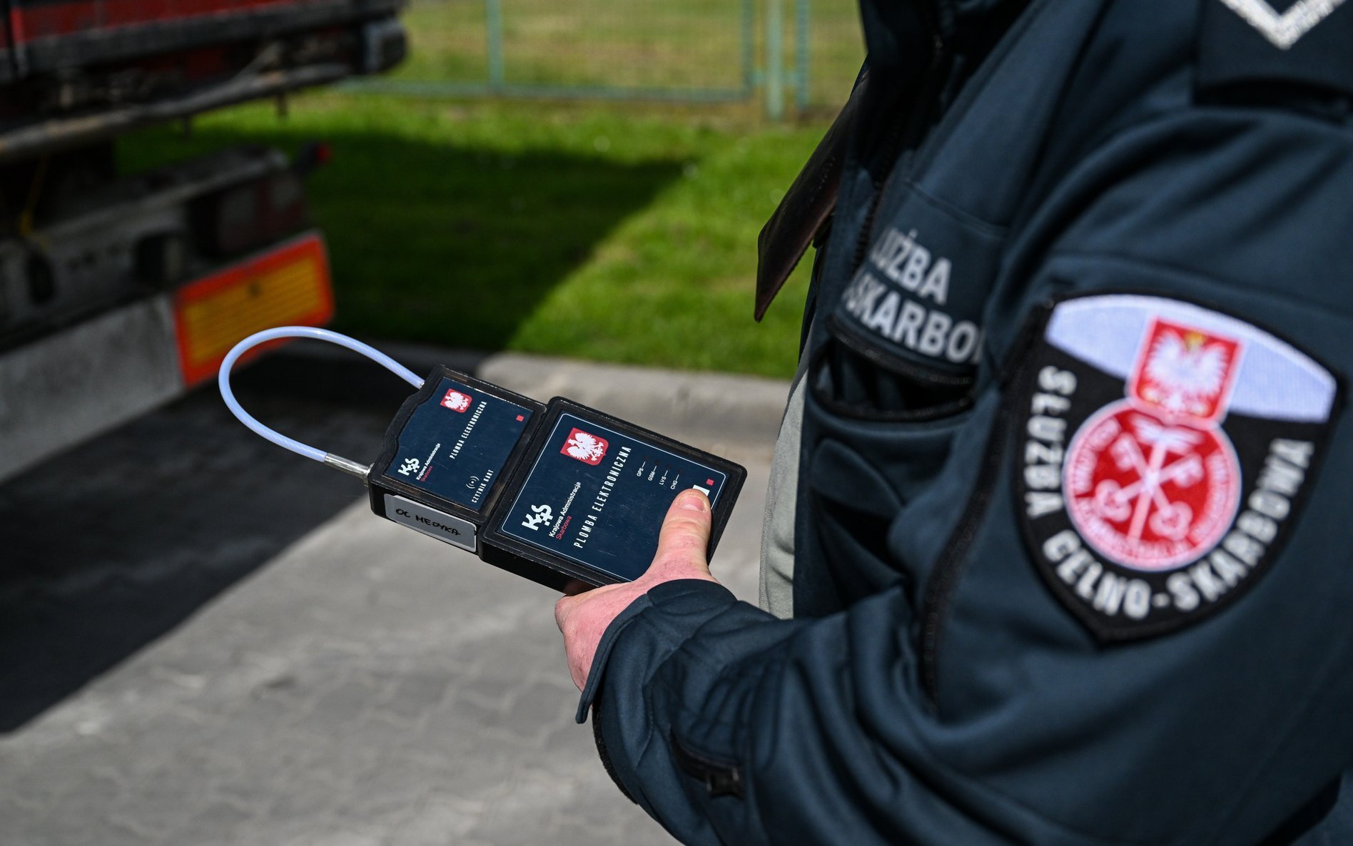 أحدث حالة شركة حول نظام SENT البولندي يعزز أمن البضائع مع أغطية جوينتيك GPS الإلكترونية